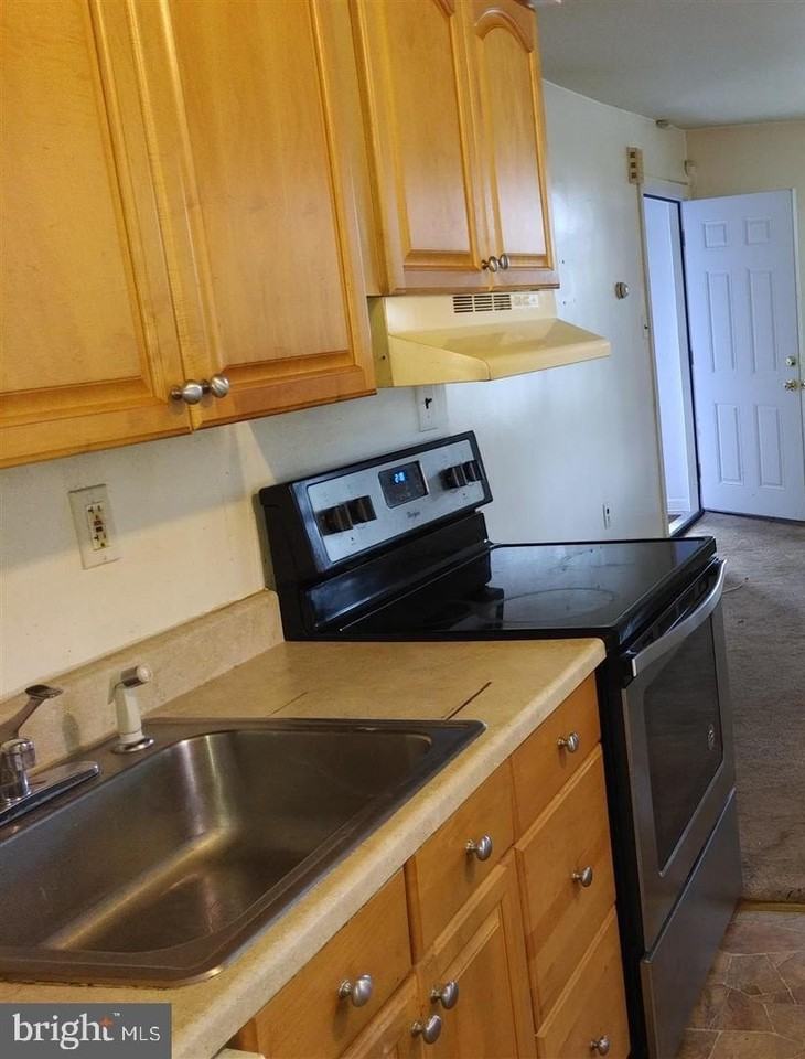 200 Prospect Ave - Photo 4 of 10