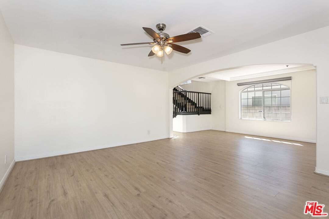 2914 Castle Heights Ave - Photo 2 of 8