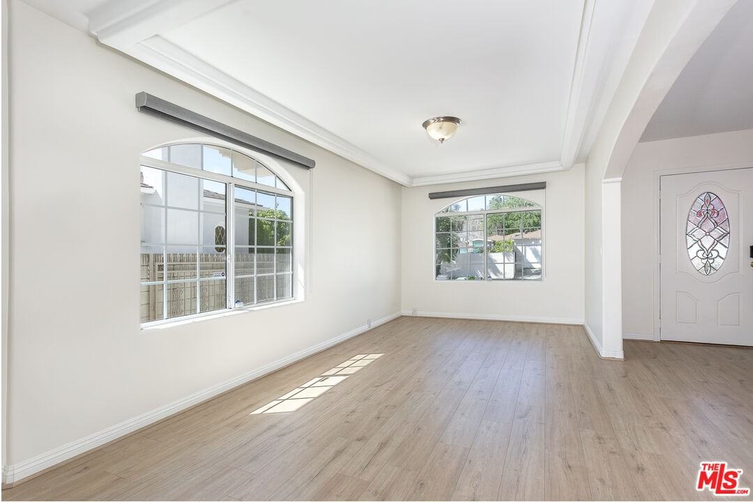 2914 Castle Heights Ave - Photo 4 of 8