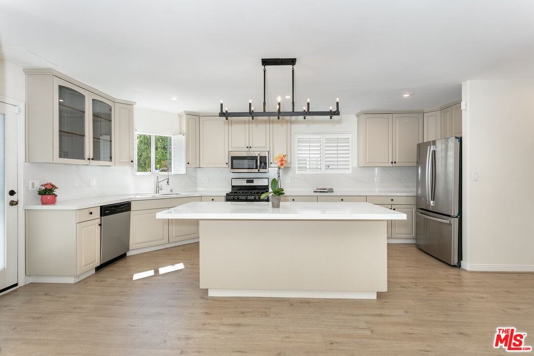 2914 Castle Heights Ave - Photo 5 of 8