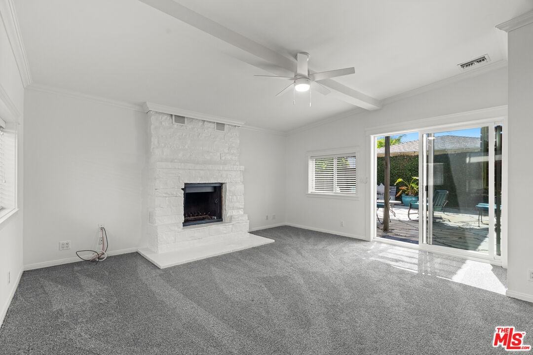 4352 Globe Ave - Photo 2 of 8