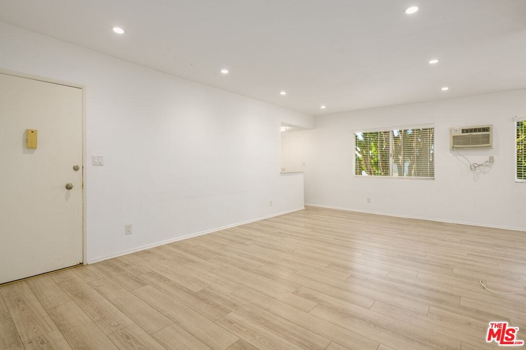 2803 Arizona Ave #11 - Photo 2 of 8
