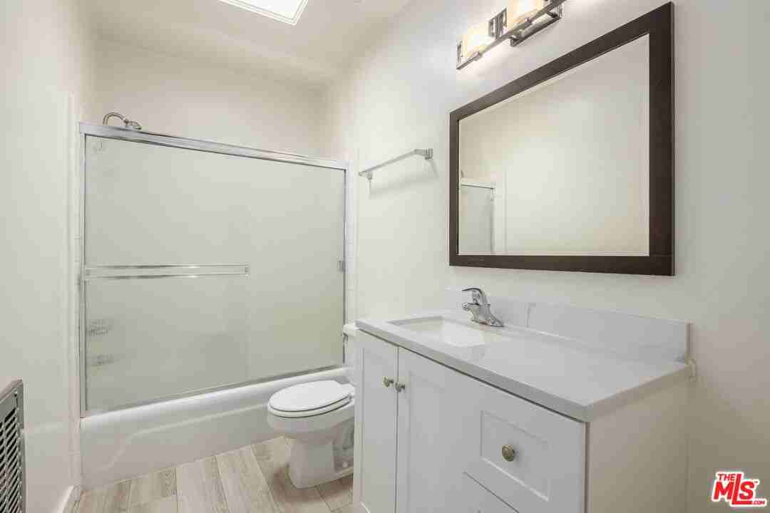 2803 Arizona Ave #11 - Photo 4 of 8