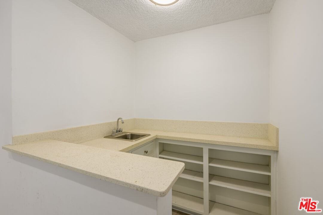 2803 Arizona Ave #11 - Photo 5 of 8