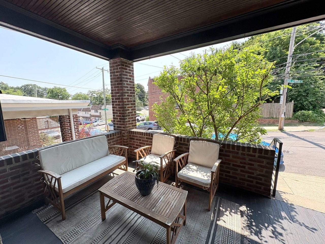 4625 Silverwood St - Photo 4 of 35