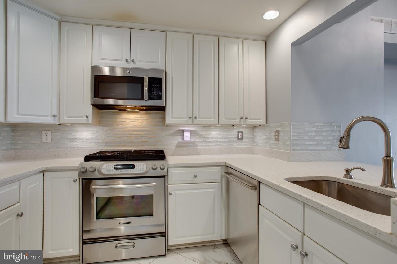 2310 14th St N #402 - Photo 3 of 26