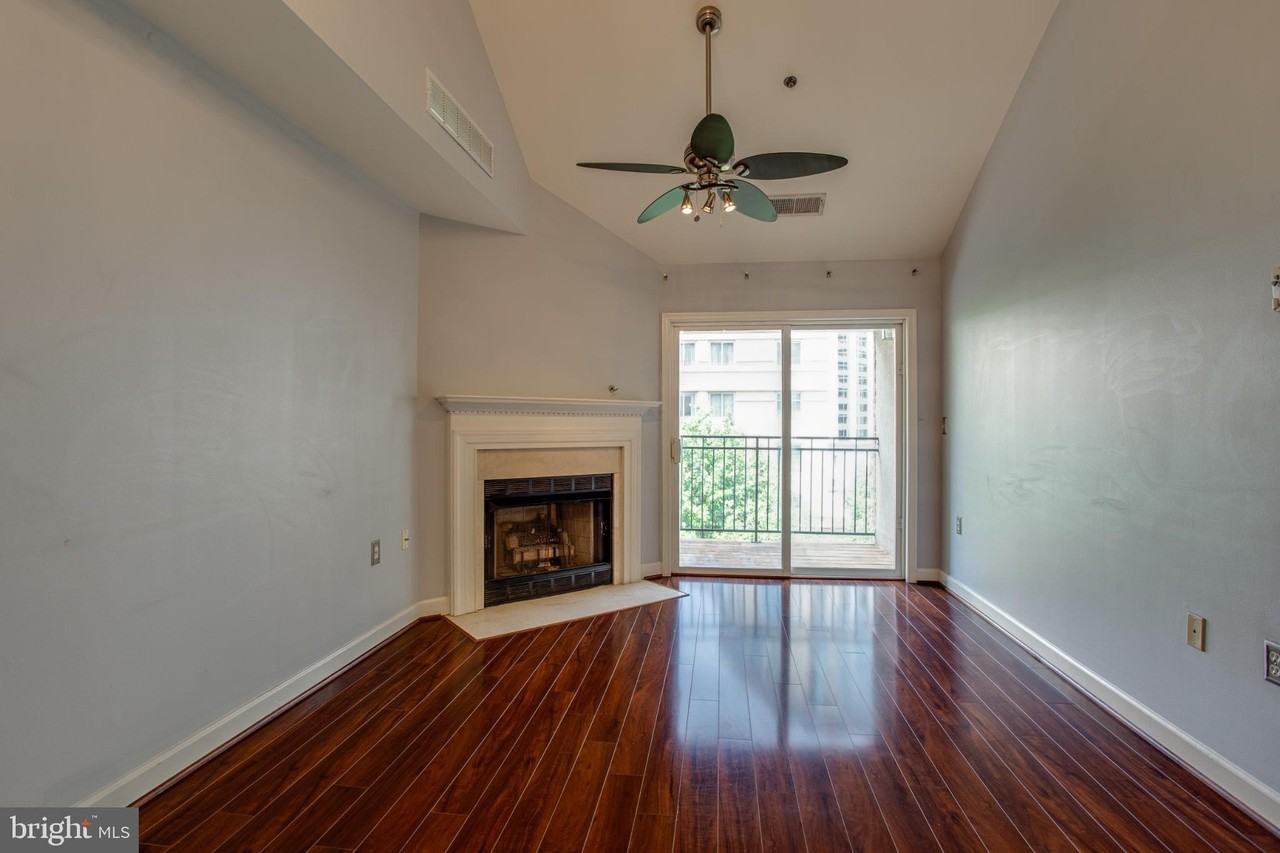 2310 14th St N #402 - Photo 7 of 26