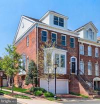 2229 N Oak Ct - Photo 1 of 1