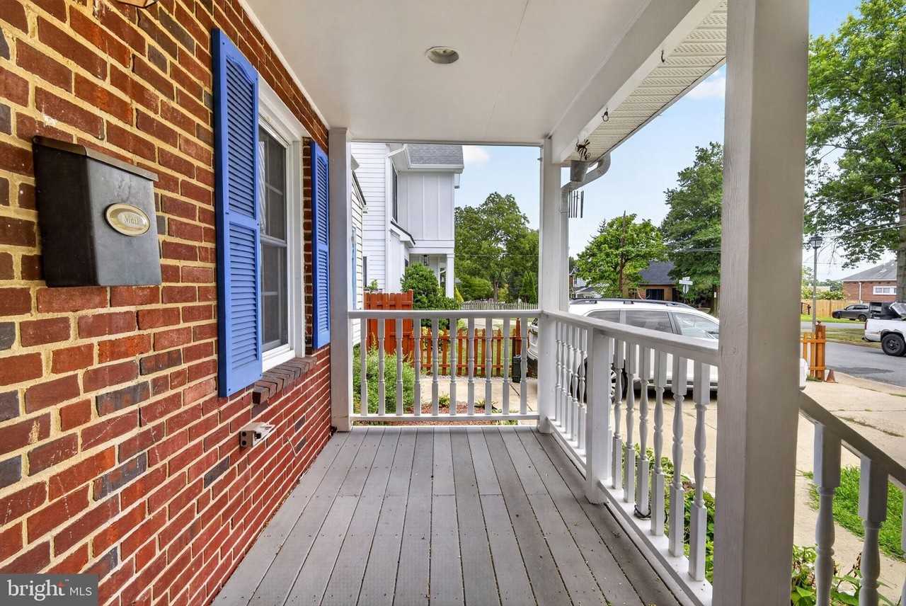 4705 22nd St N - Photo 4 of 50