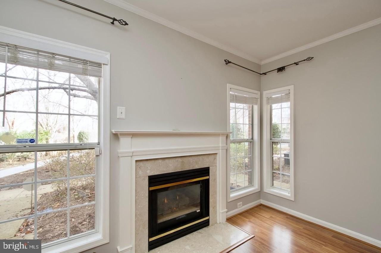 2324 Henshaw Pl #3 - Photo 5 of 30