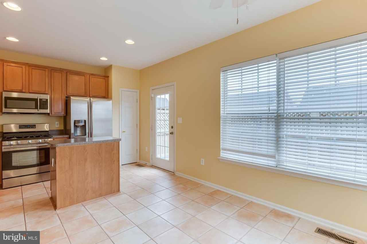1014 Hampton St - Photo 7 of 29