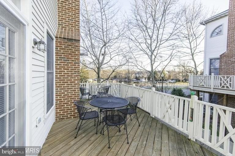 10501 Chancery Ct - Photo 5 of 27