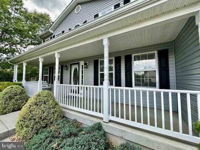 700 S Lakeview Dr - Photo 4 of 47