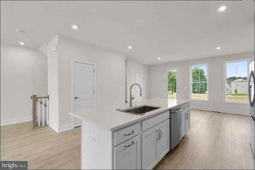 112 Galaxy Pl - Photo 7 of 39