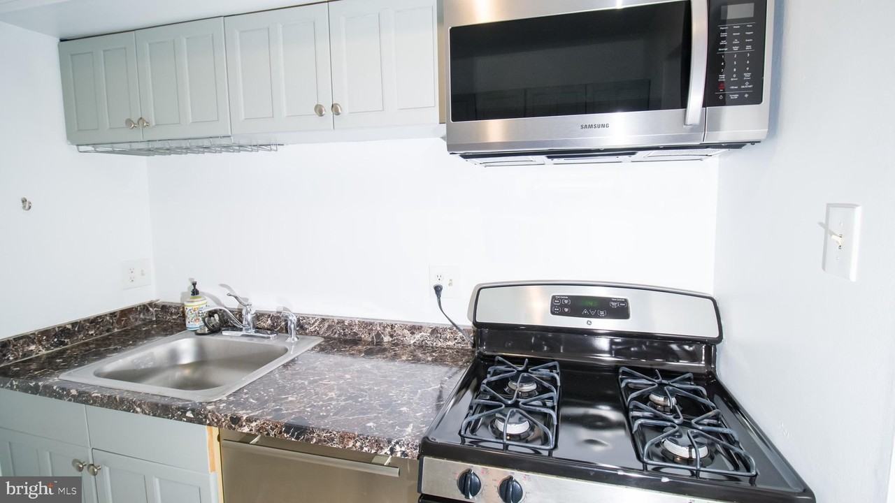 11602 Vantage Hill Rd #2A - Photo 5 of 19