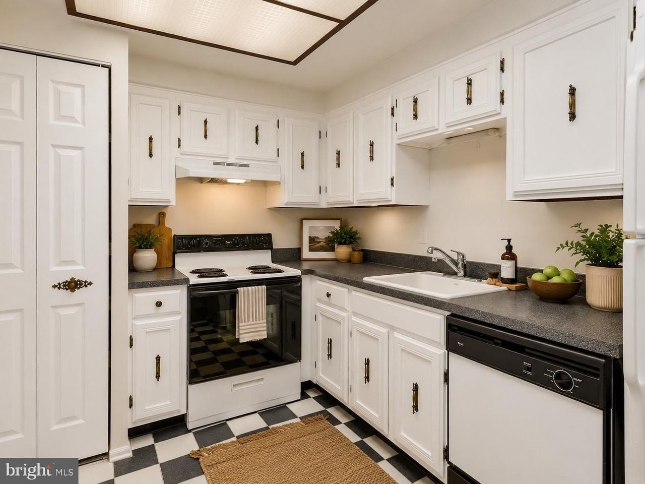 7680 Tremayne Pl #205 - Photo 4 of 38
