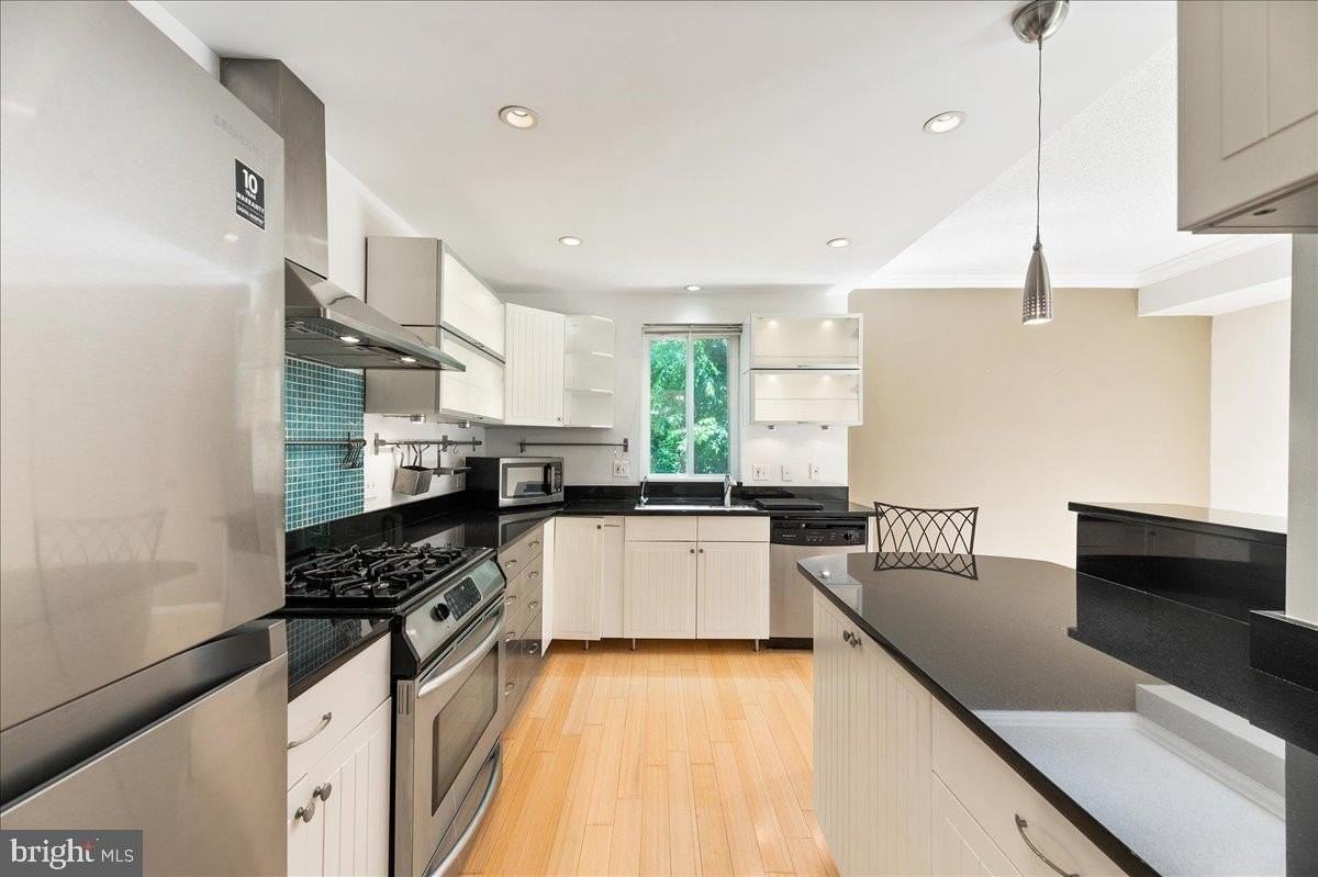 11814 Breton Ct #1A - Photo 2 of 15