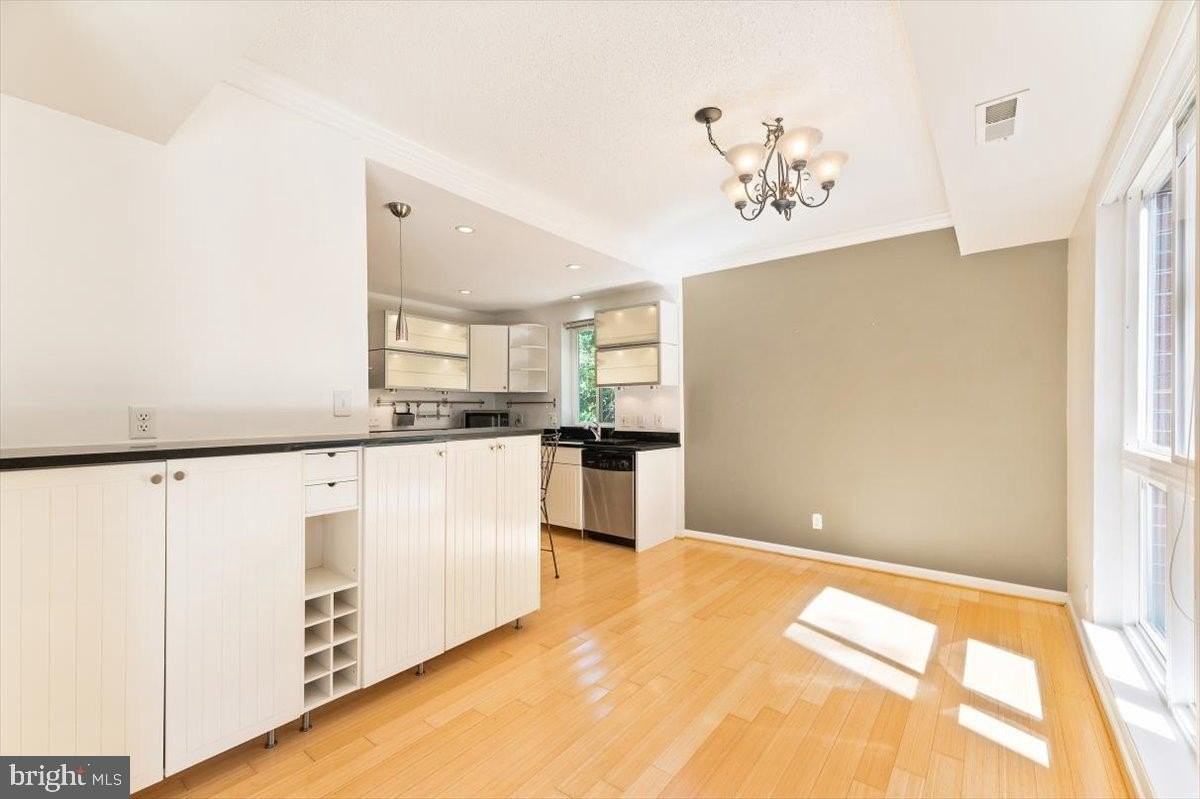 11814 Breton Ct #1A - Photo 5 of 15