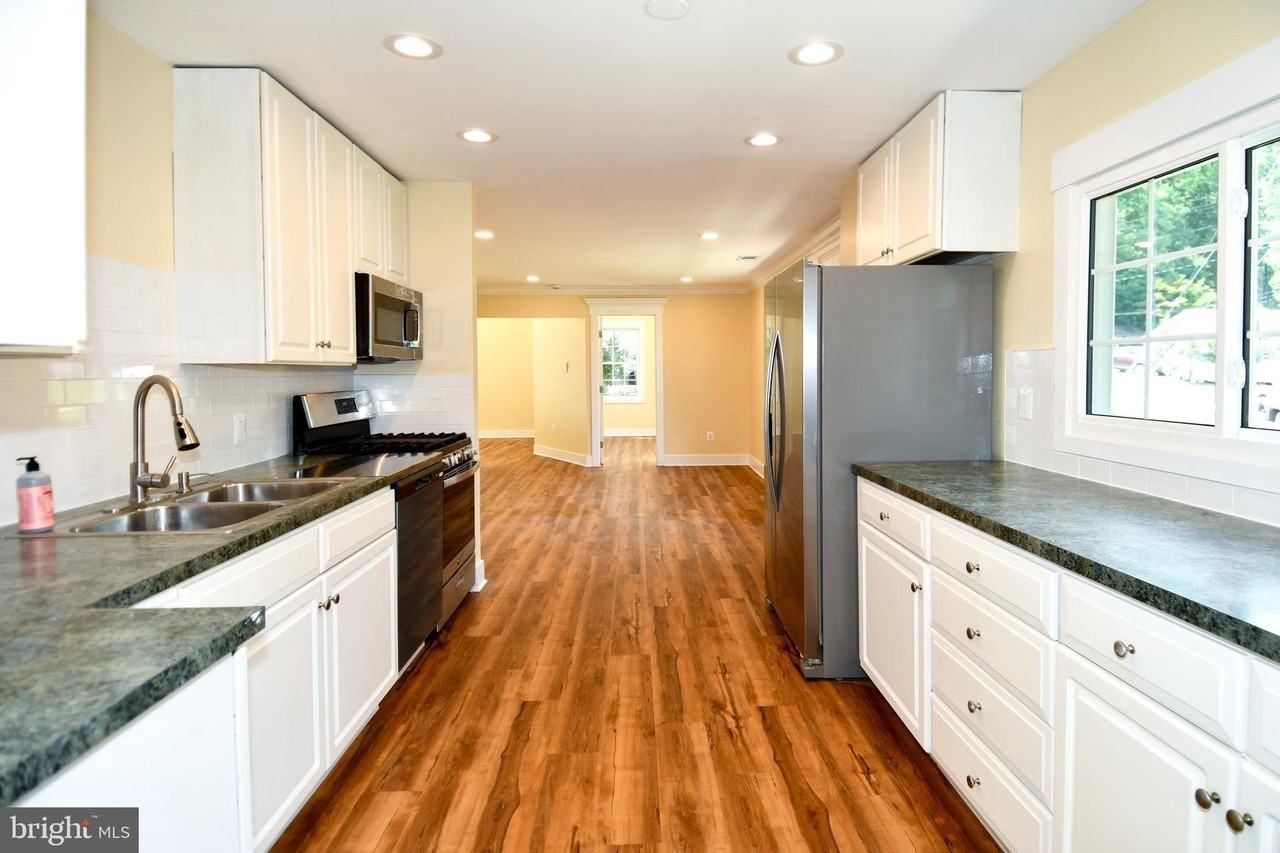 5523 Halwis St - Photo 6 of 40