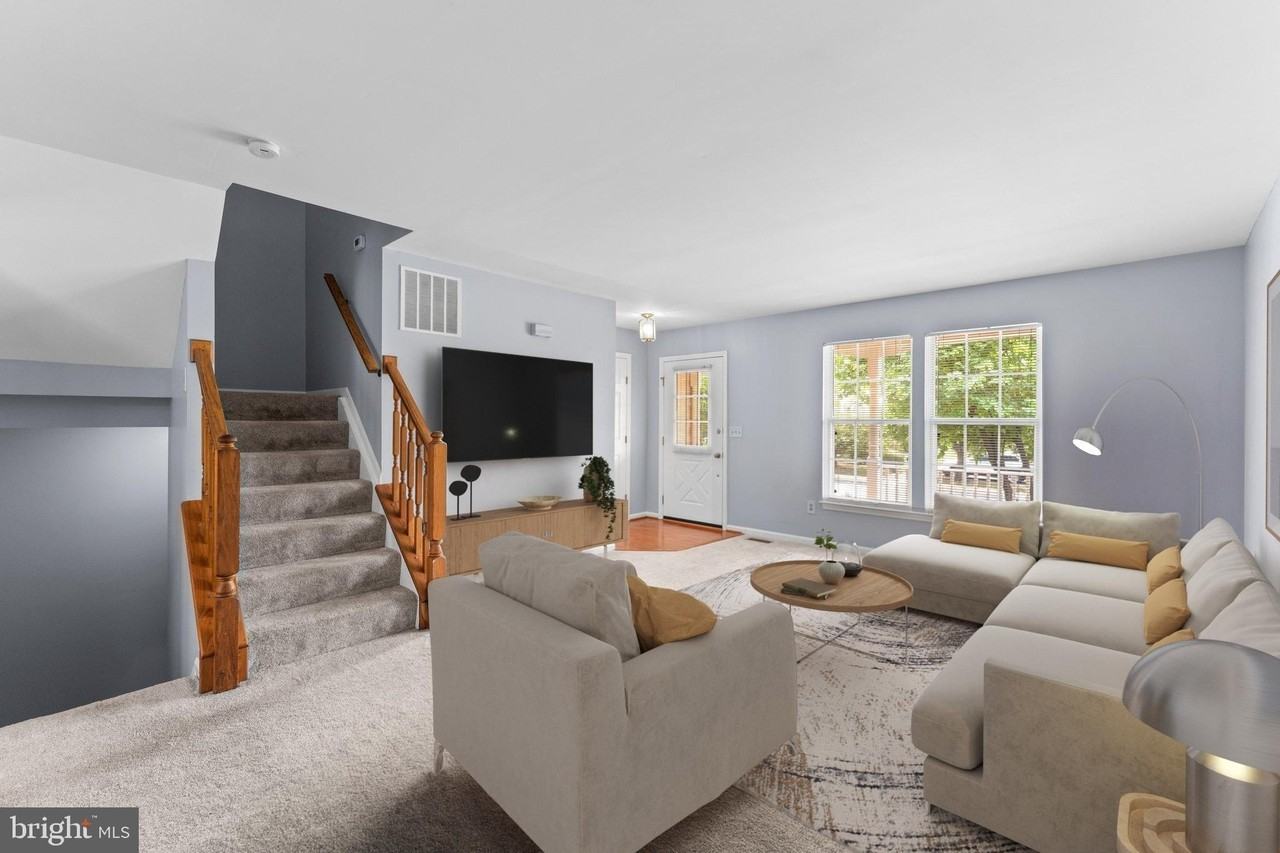 6008 Bingley Rd - Photo 4 of 39