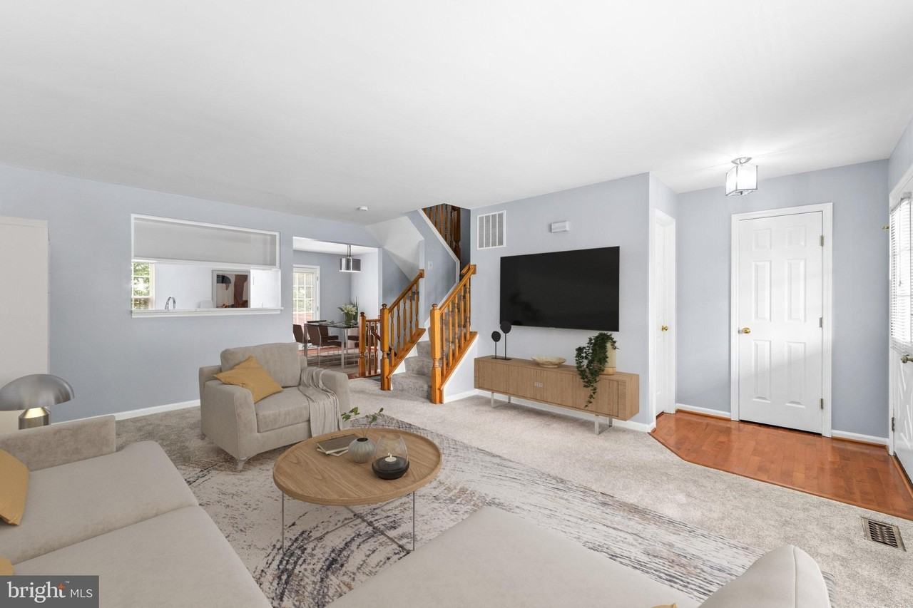 6008 Bingley Rd - Photo 5 of 39