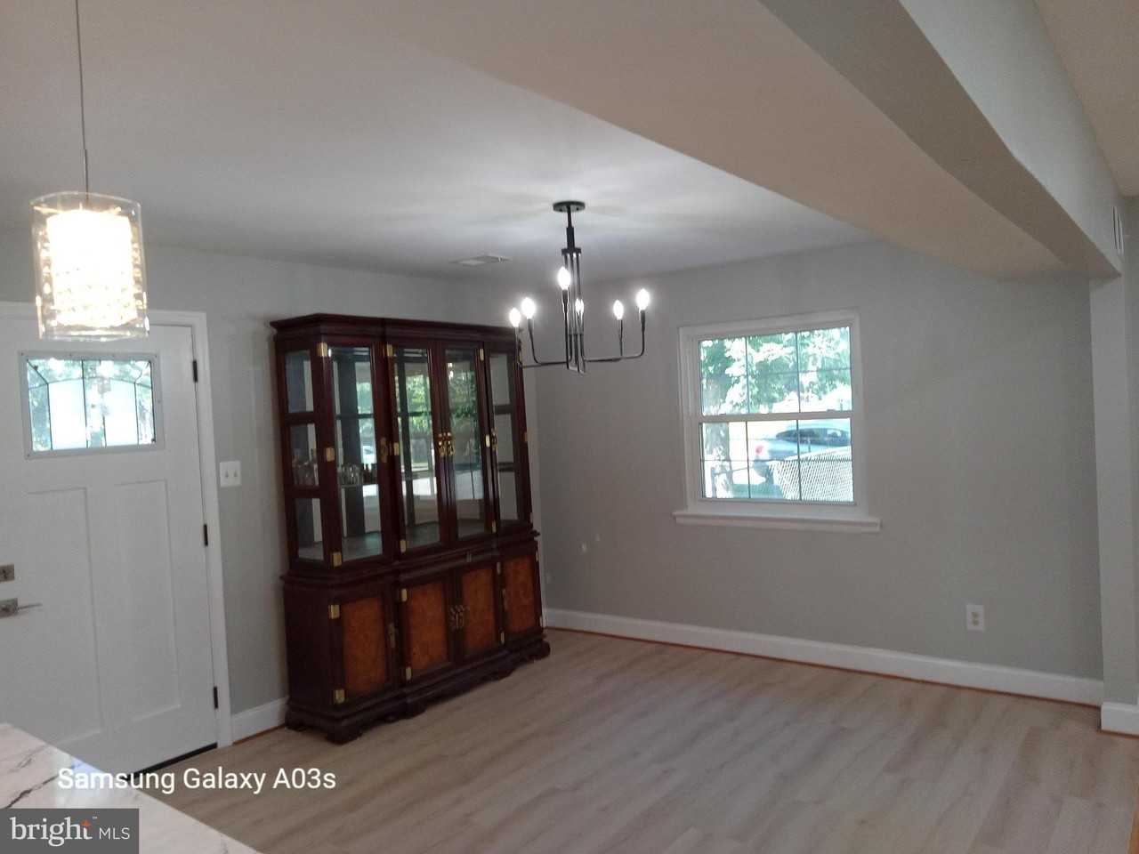 649 Herndon Pkwy - Photo 5 of 30