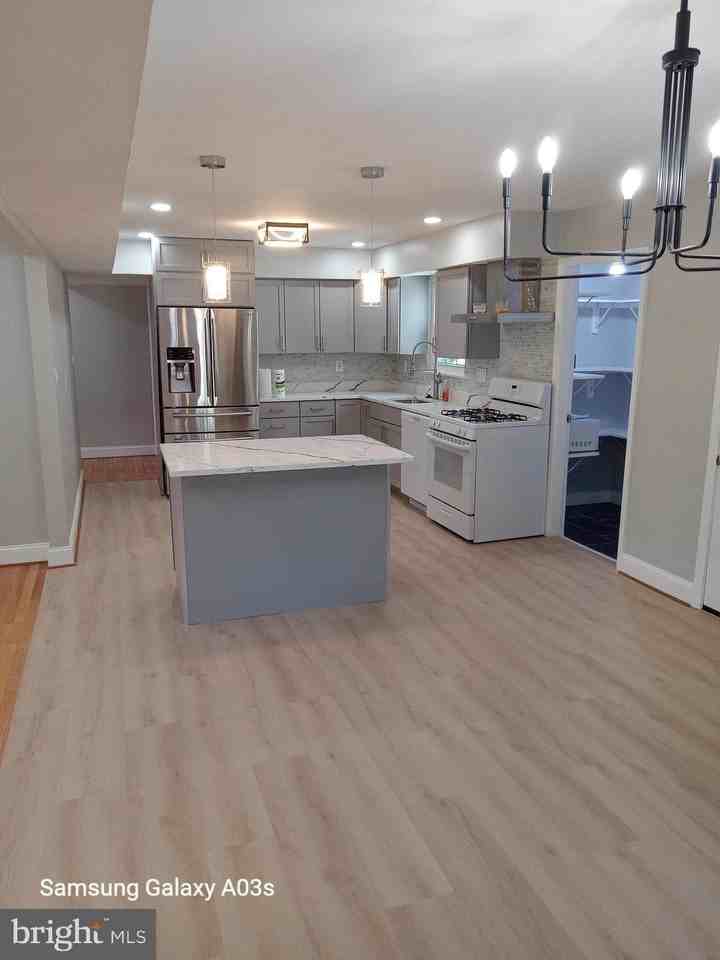 649 Herndon Pkwy - Photo 7 of 30