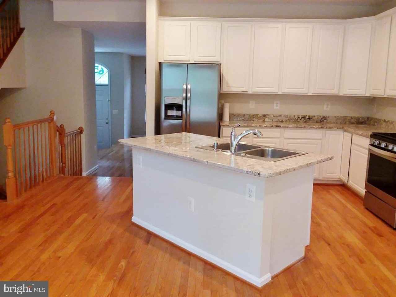 6563 Mckenna Way - Photo 6 of 32