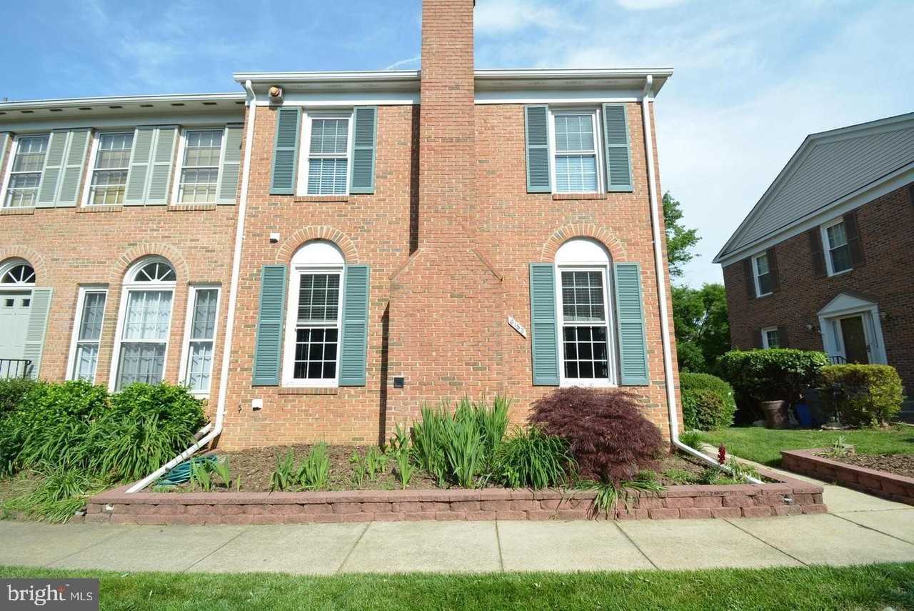 6153 Summer Park Ln - Photo 2 of 45
