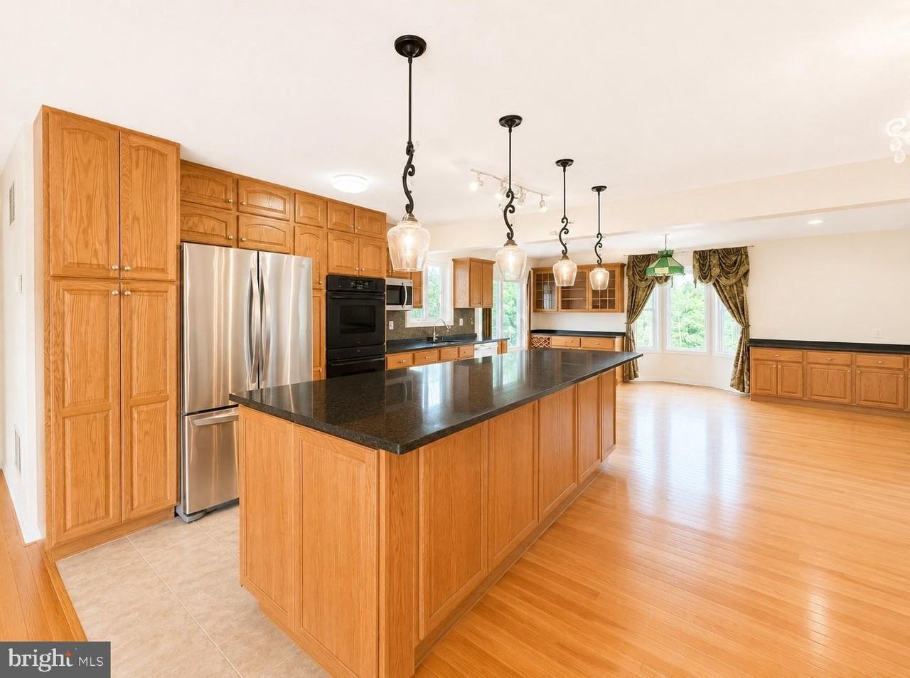 13354 Jasper Ct - Photo 3 of 38