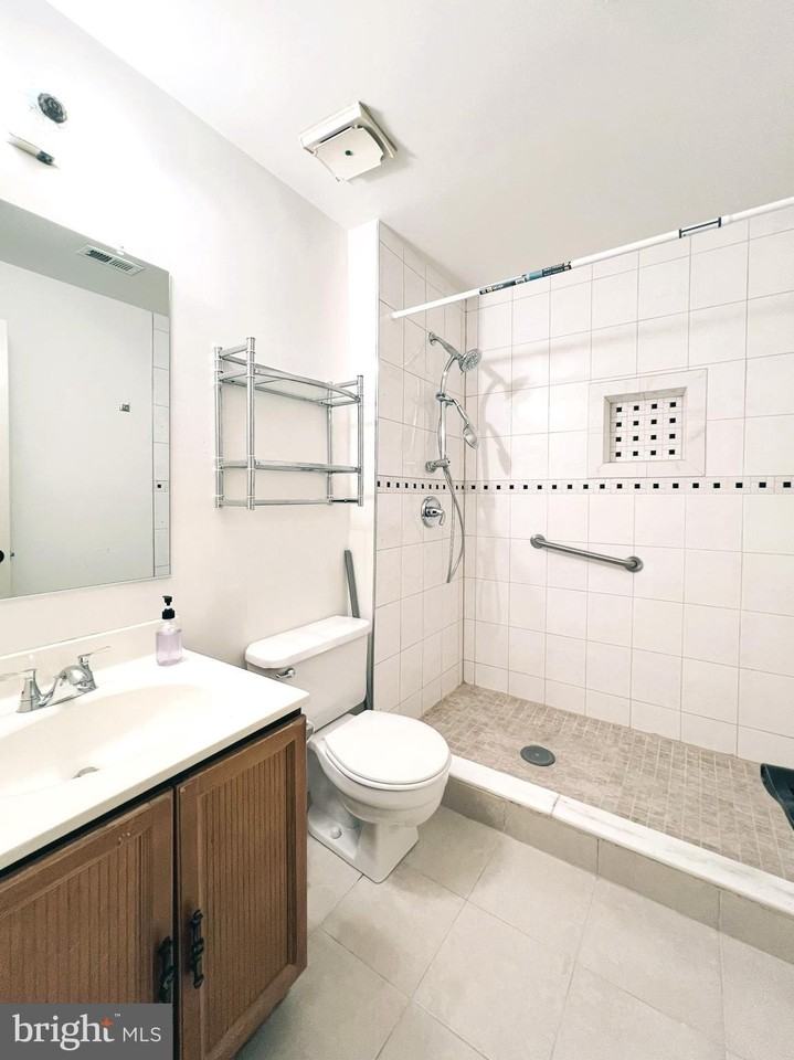 6597 Bermuda Green Ct - Photo 6 of 15