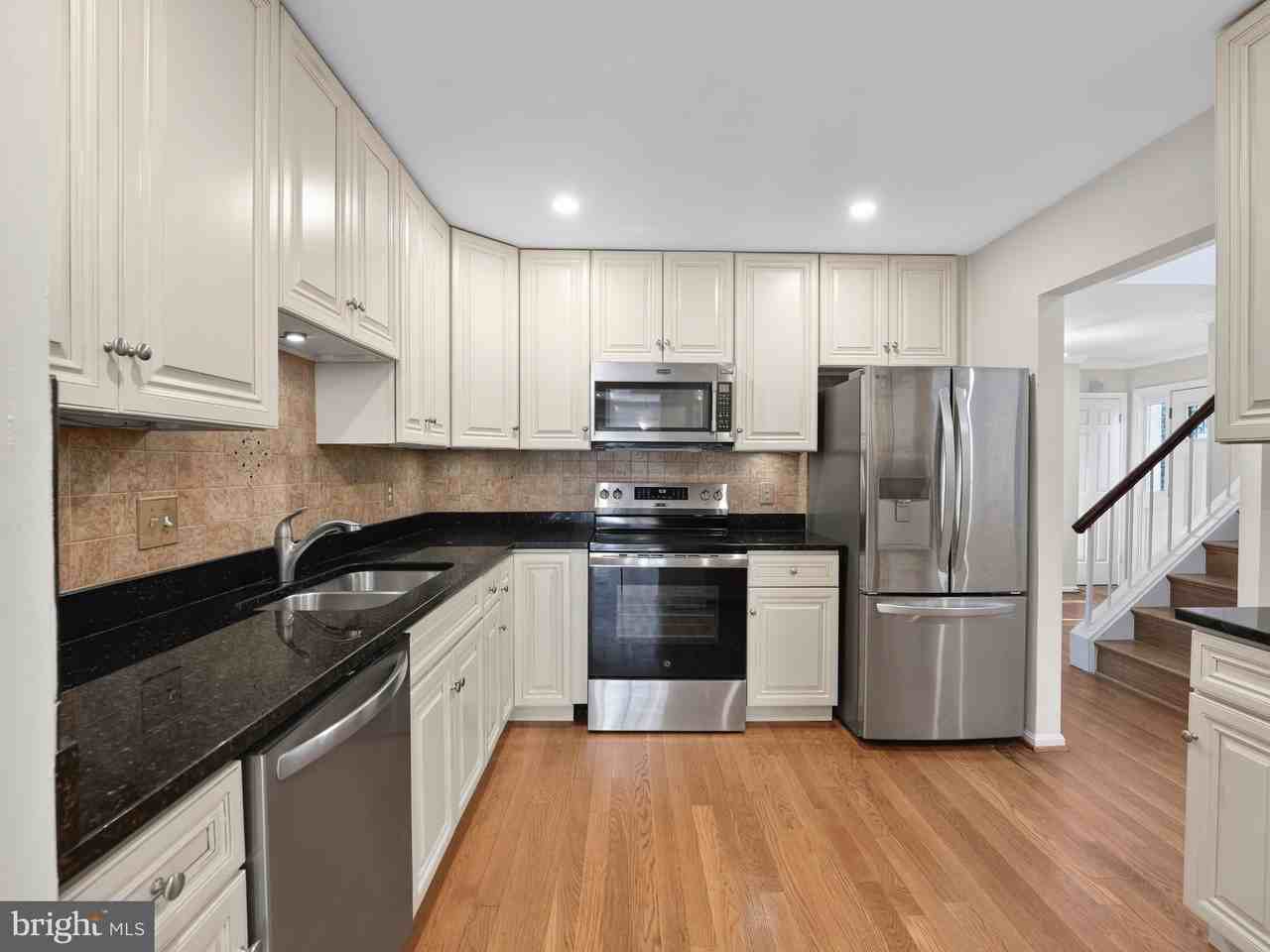 7740 Bristol Square Ct - Photo 2 of 31