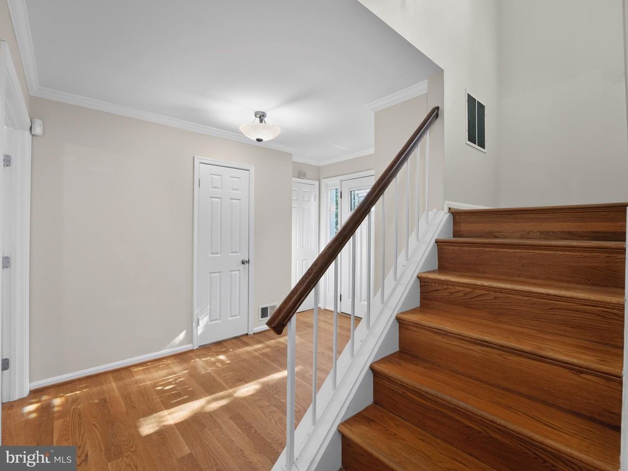 7740 Bristol Square Ct - Photo 7 of 31