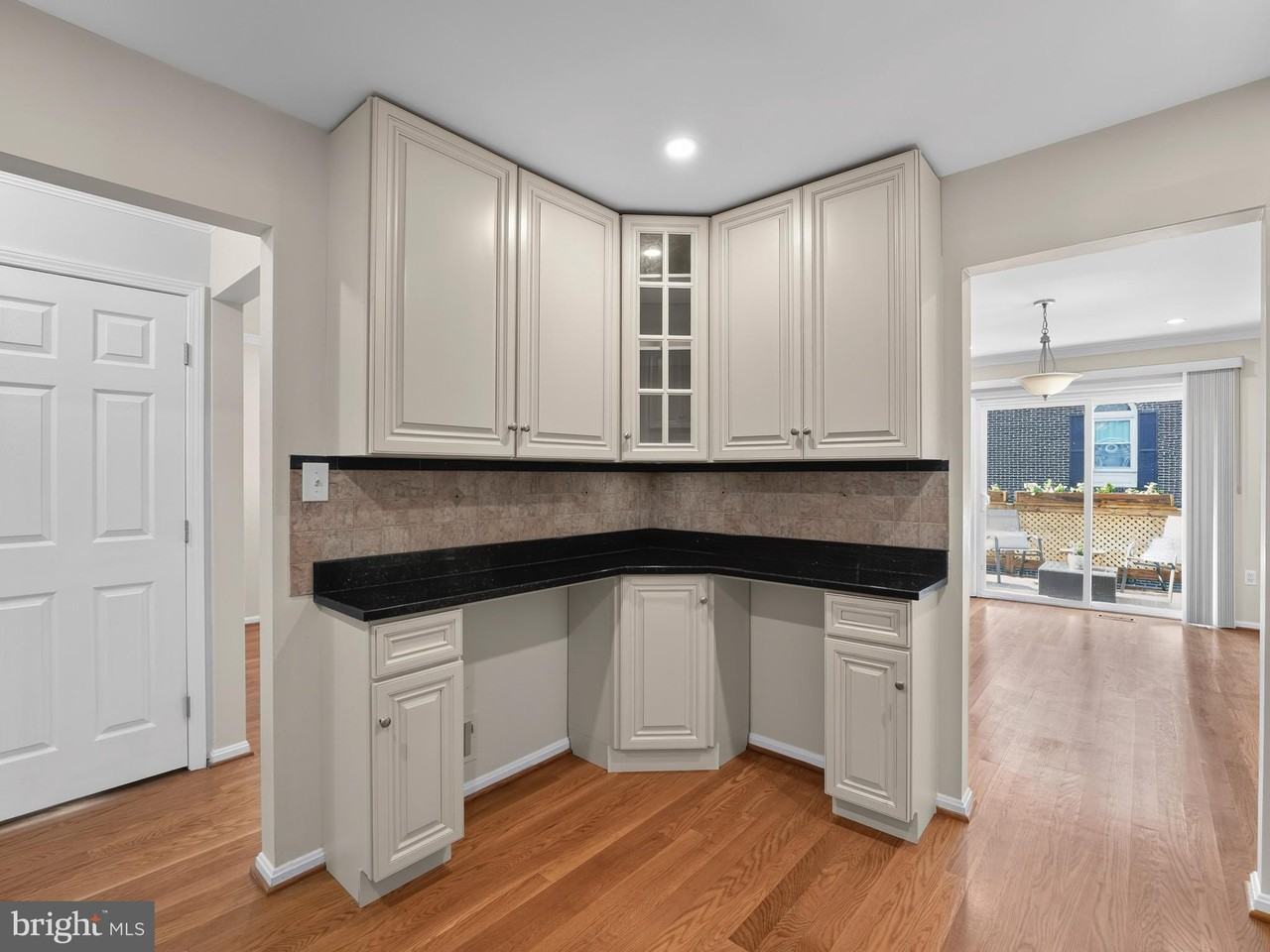 7740 Bristol Square Ct - Photo 5 of 31
