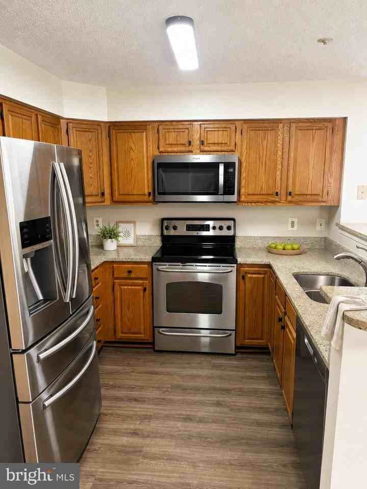 6001 Mersey Oaks Way #D - Photo 5 of 23