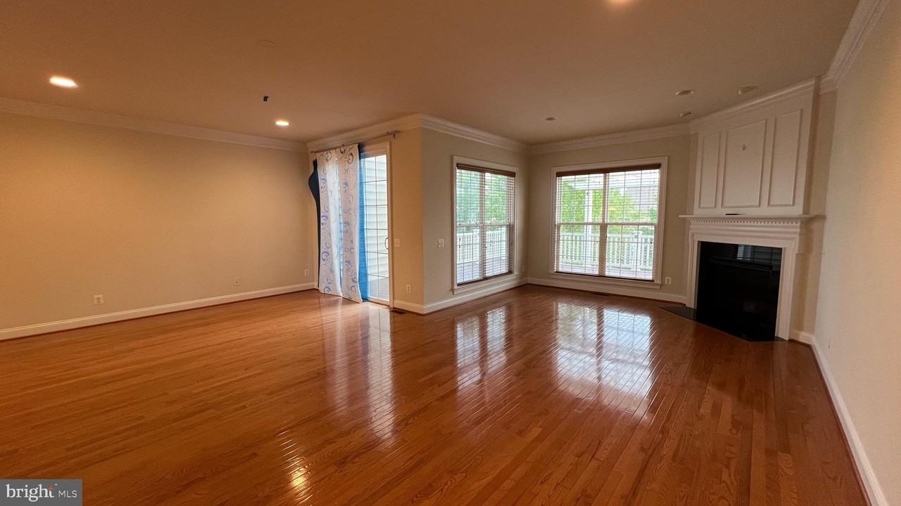 42771 Wilmar Sq - Photo 6 of 25