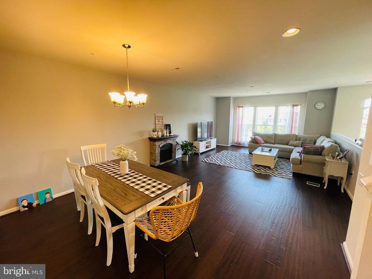 42699 Wardlaw Ter - Photo 3 of 29