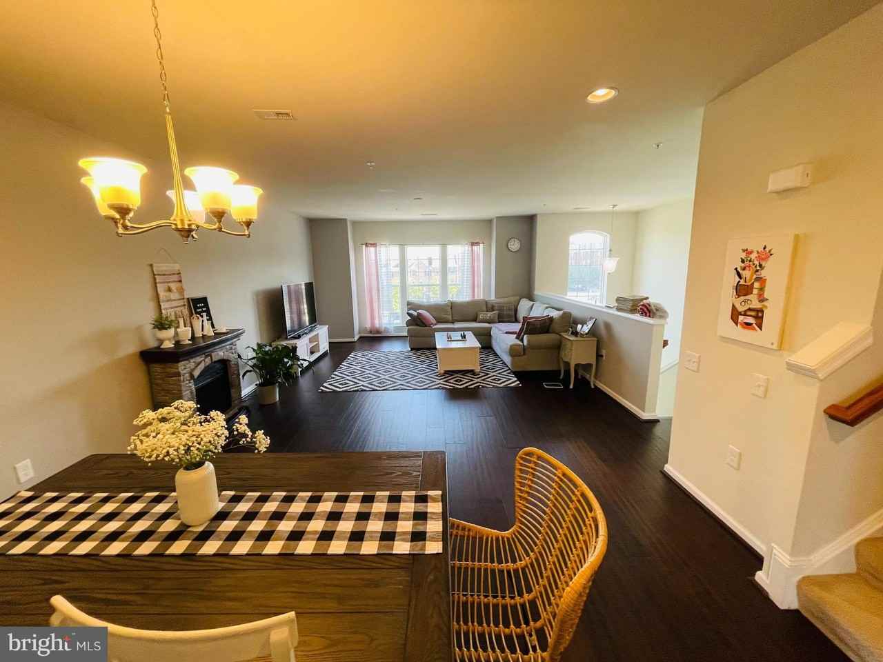 42699 Wardlaw Ter - Photo 4 of 29