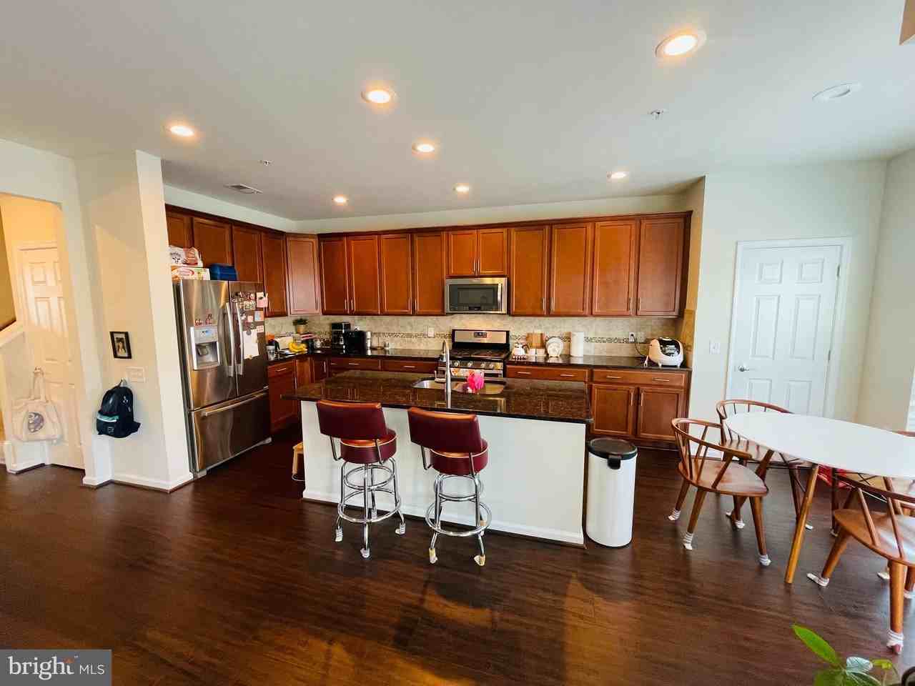 42699 Wardlaw Ter - Photo 5 of 29