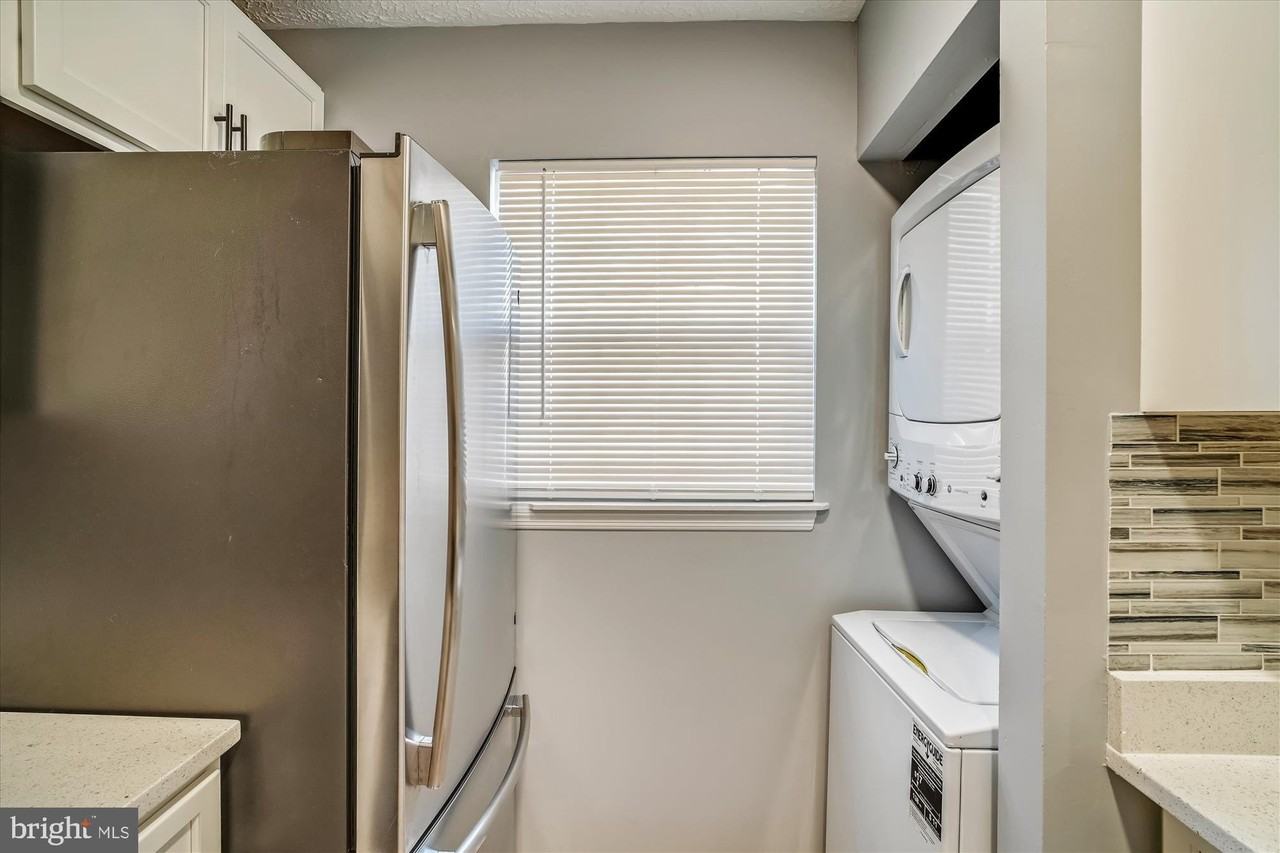 8603 Woodhue Ct - Photo 5 of 18