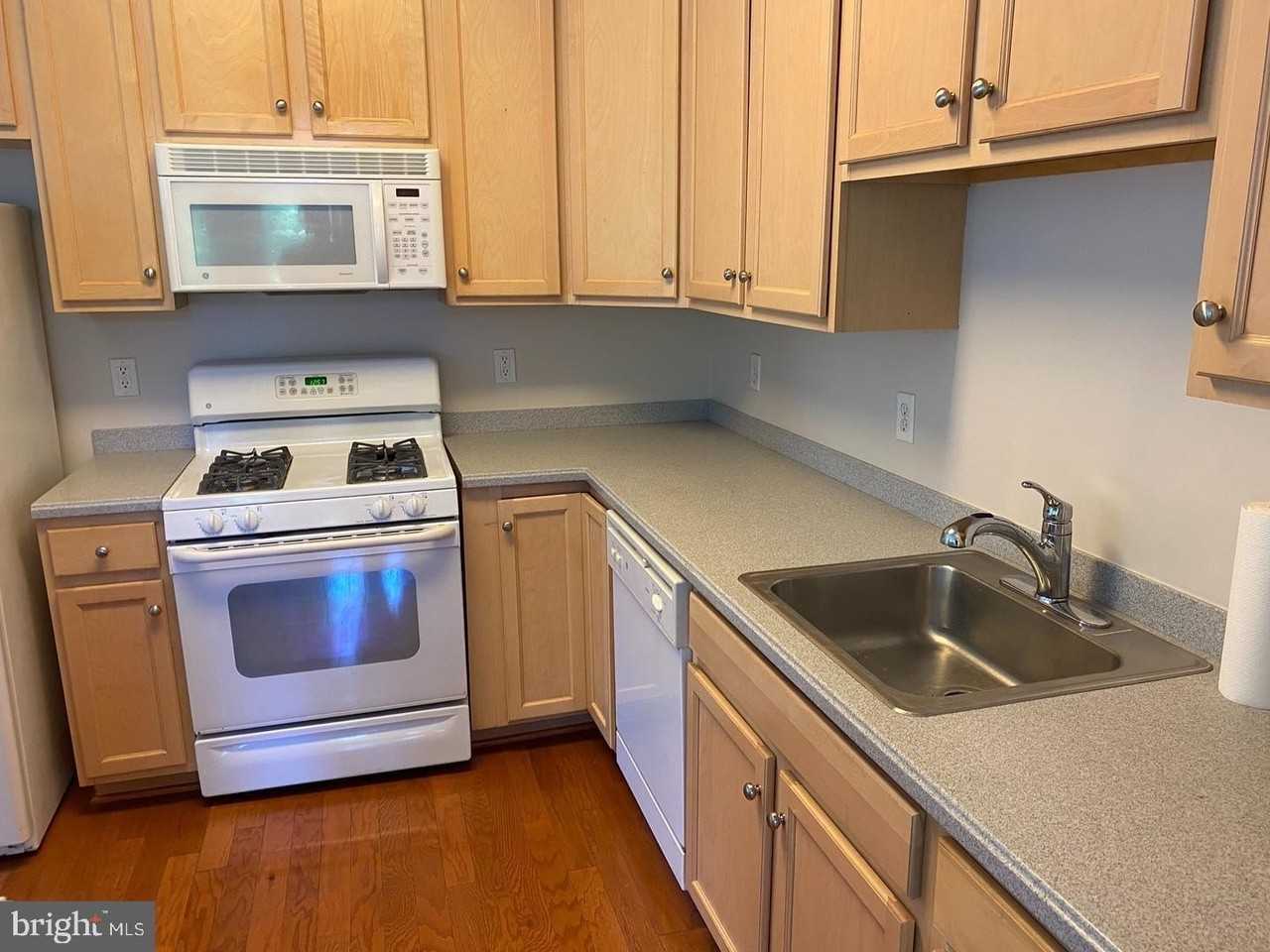 1641 Ladue Ct #108 - Photo 5 of 21