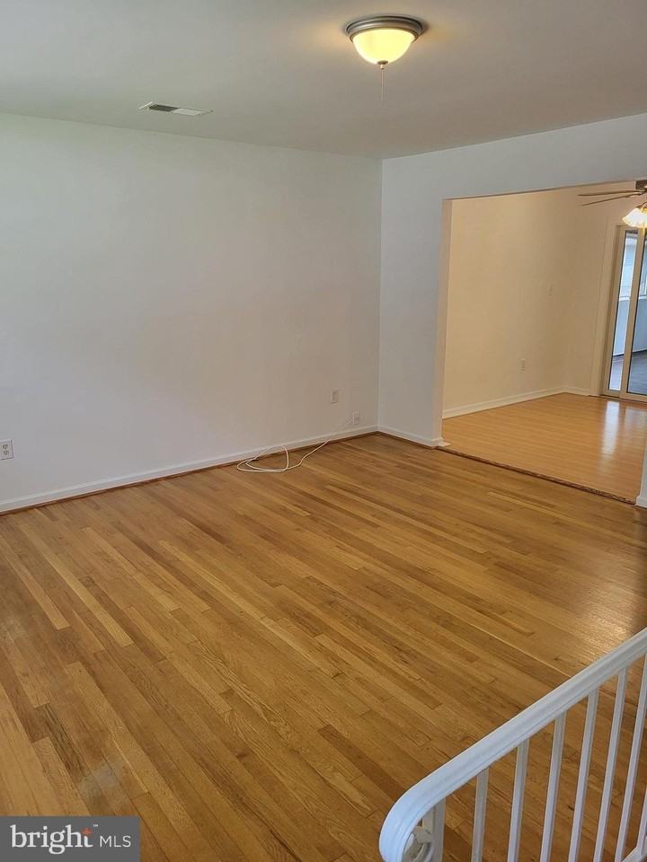13416 Hillendale Dr - Photo 2 of 16