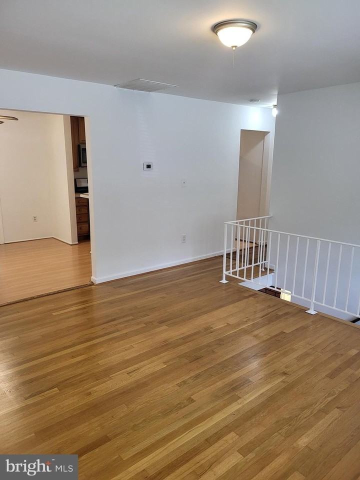 13416 Hillendale Dr - Photo 3 of 16