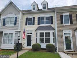 featured image of 3983 Hartlake St