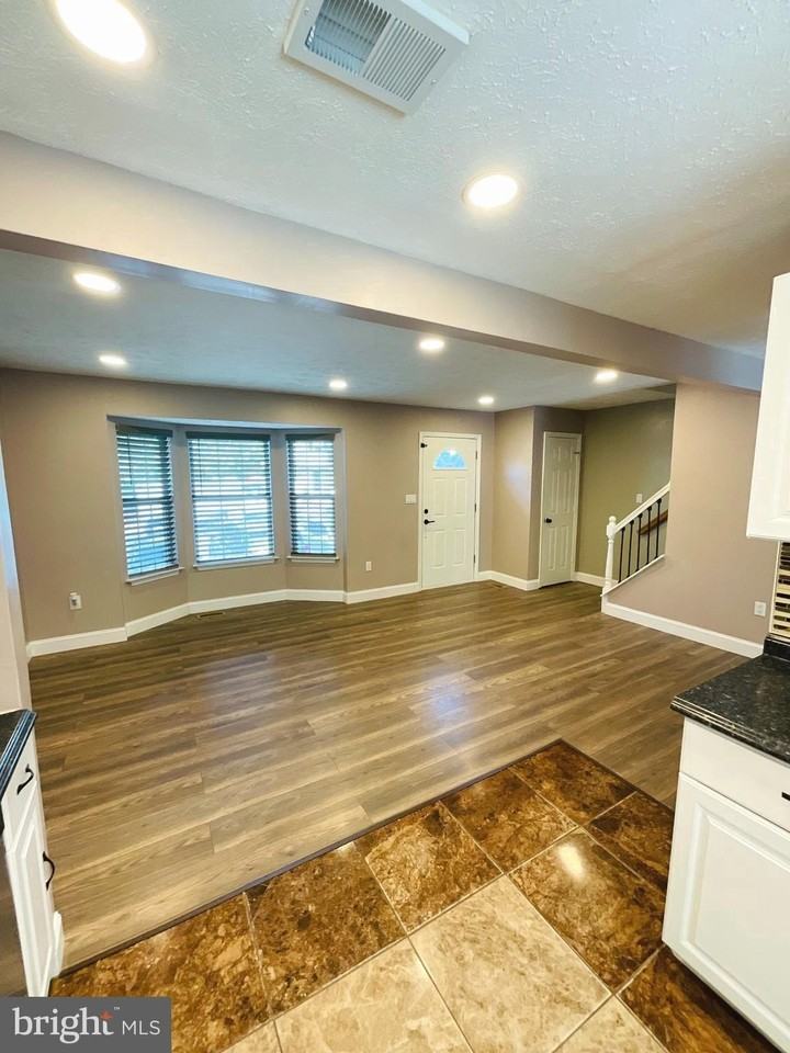 404 Potomac Hills Dr - Photo 3 of 44
