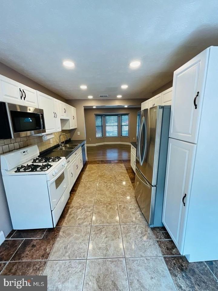 404 Potomac Hills Dr - Photo 6 of 44