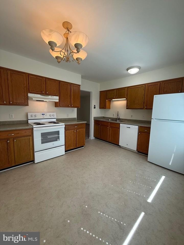 198 Van Horn Ln - Photo 7 of 25