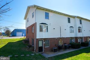 featured image of 3103 Shawnee Dr #5
