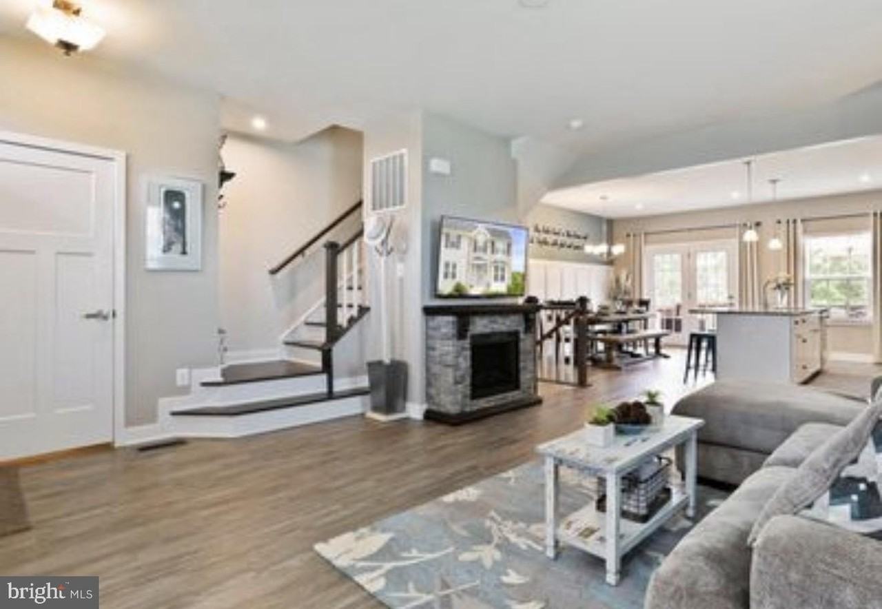 211 Ontario Dr - Photo 6 of 30