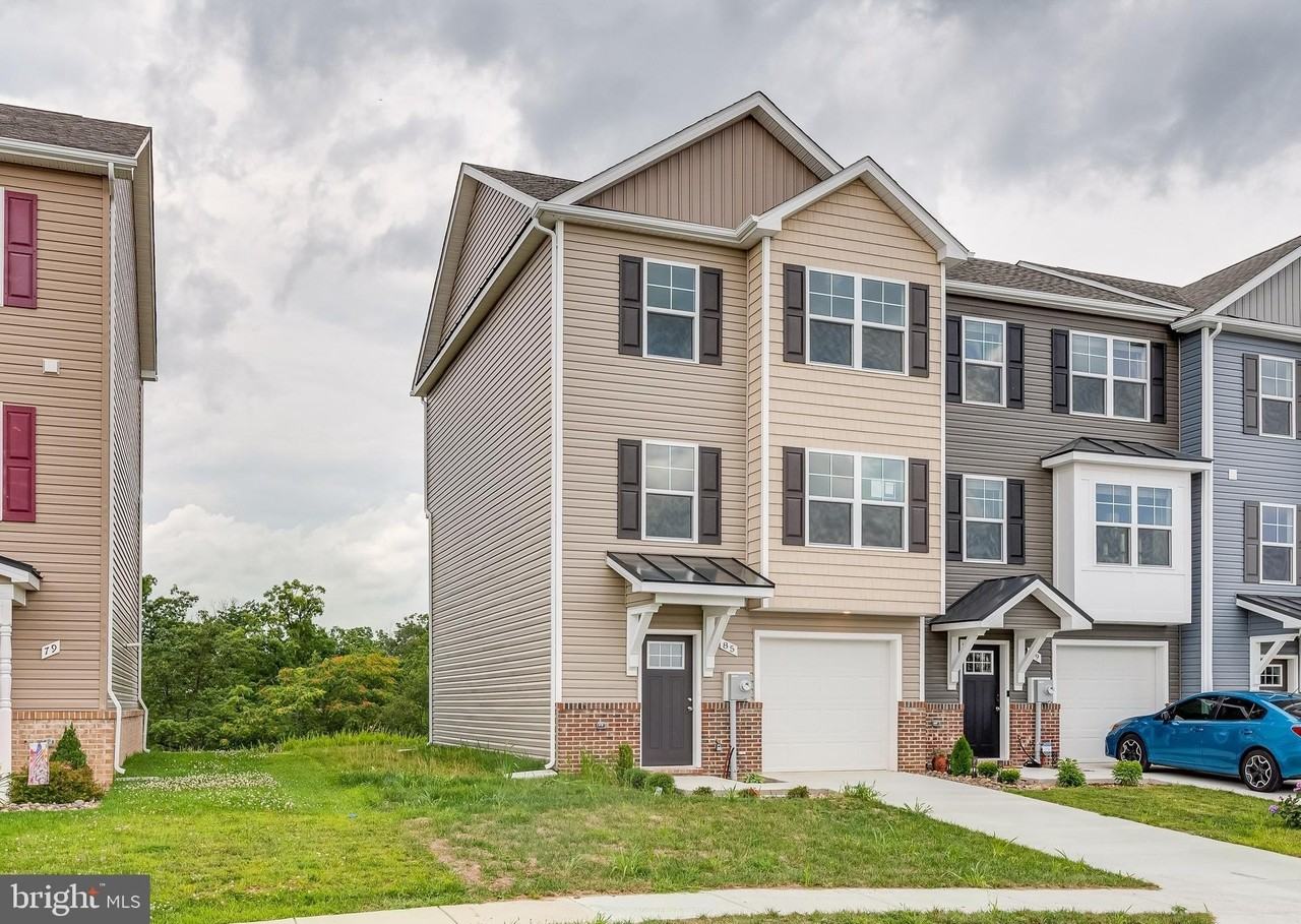 85 Moses Dr